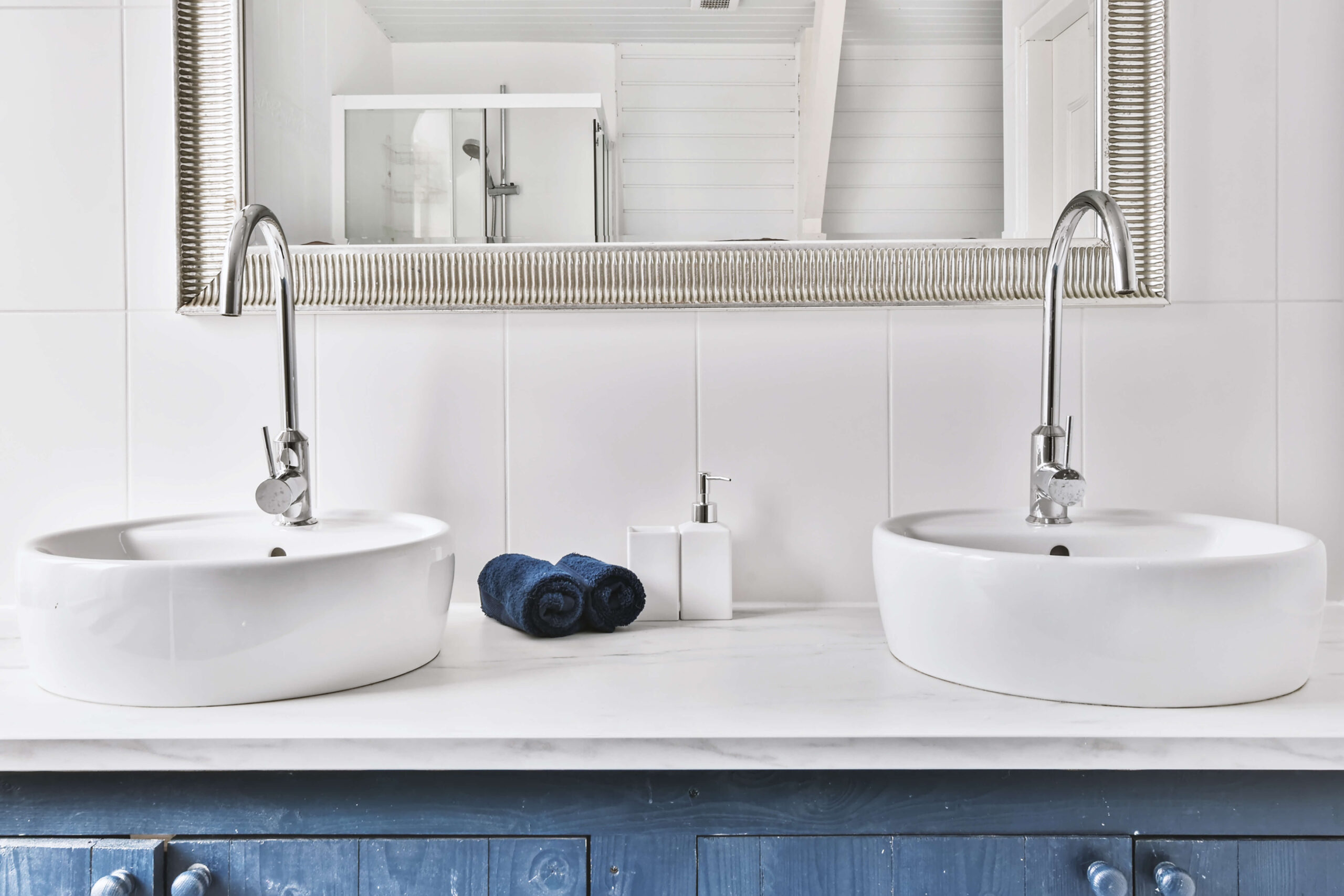 faucet-bathroom-home