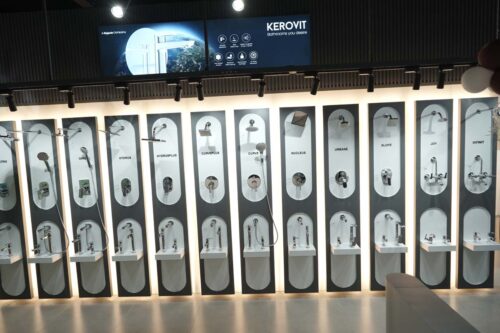 modern-shower-panel-design-display