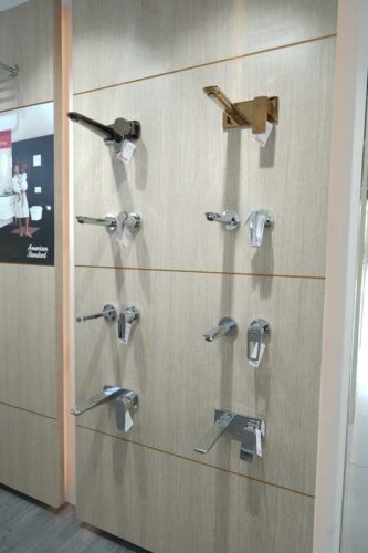 premium-chrome-taps-and-fittings-showroom