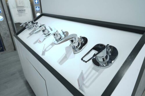 chrome-bathroom-faucet-display-kottayam